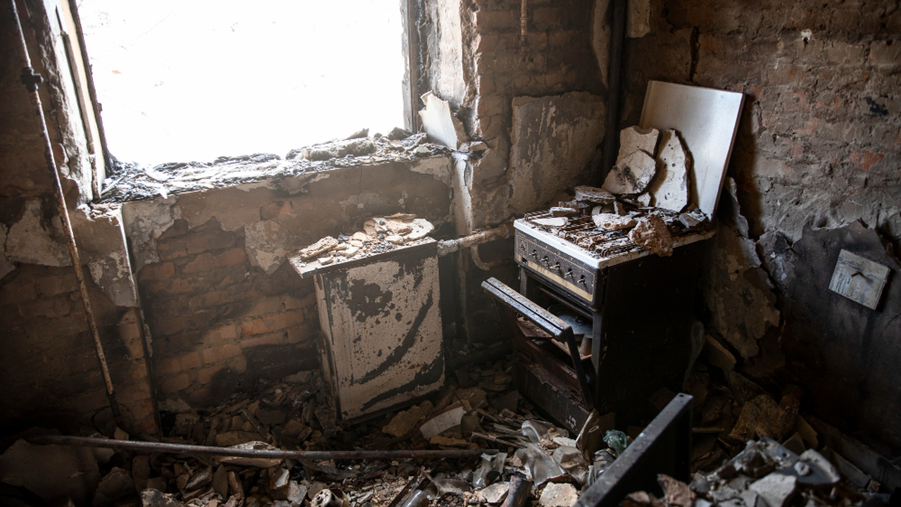 Когда стихия бьёт — закон прикрывает спину: пострадавшим от ЧС дадут «время на себя» Потерял дом. Потерял документы. Потерял ориенти...